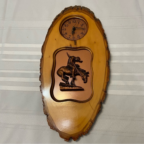 Wooden Western Decor“End of Trail” Motif Vintage Wall Clock Working Condition - Picture 1 of 6